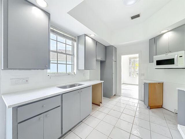 240 NW Bentley Circle, Port St Lucie, FL 34986