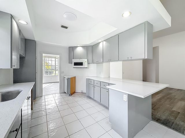 240 NW Bentley Circle, Port St Lucie, FL 34986