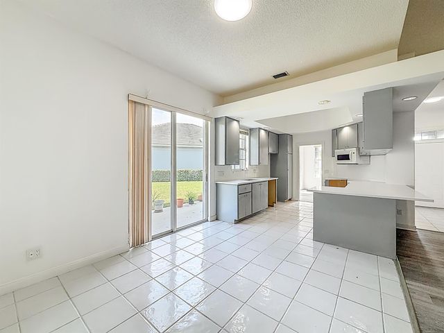 240 NW Bentley Circle, Port St Lucie, FL 34986