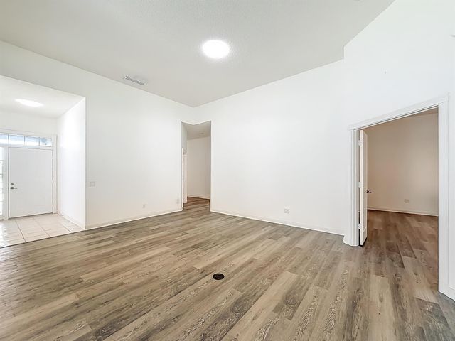 240 NW Bentley Circle, Port St Lucie, FL 34986