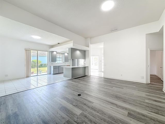 240 NW Bentley Circle, Port St Lucie, FL 34986