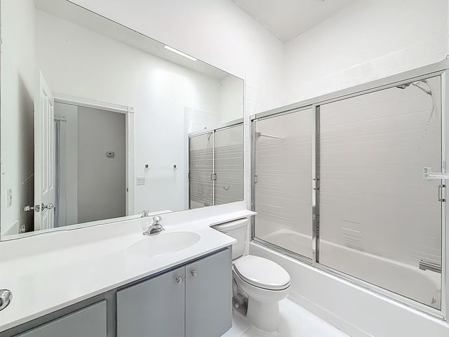 240 NW Bentley Circle, Port St Lucie, FL 34986