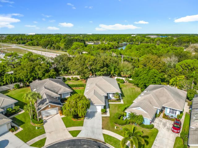 240 NW Bentley Circle, Port St Lucie, FL 34986