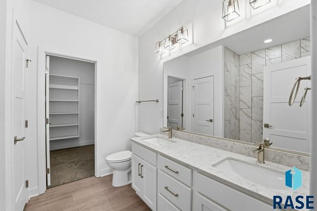 6513 S Barclay Trl Trail, Sioux Falls, SD 57106