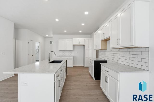 6513 S Barclay Trl Trail, Sioux Falls, SD 57106