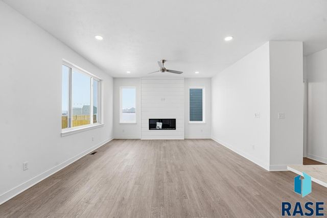 6513 S Barclay Trl Trail, Sioux Falls, SD 57106