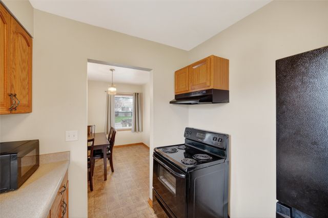 2325 E 41st Street, Des Moines, IA 50317