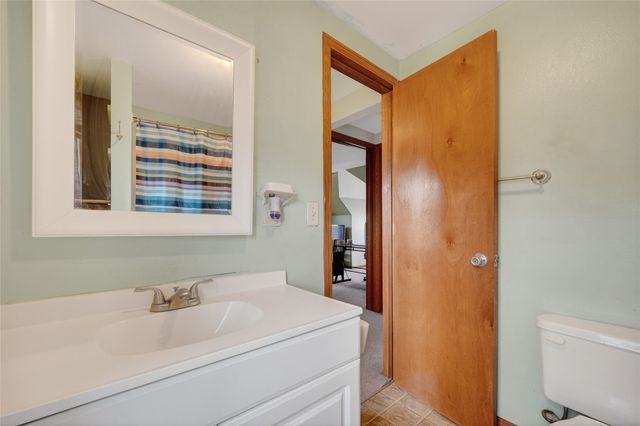 2325 E 41st Street, Des Moines, IA 50317