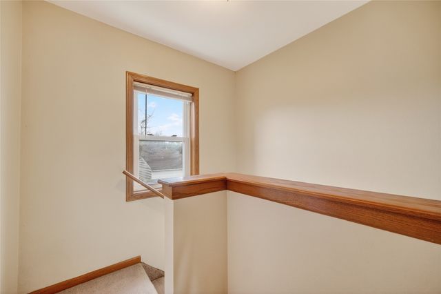 2325 E 41st Street, Des Moines, IA 50317