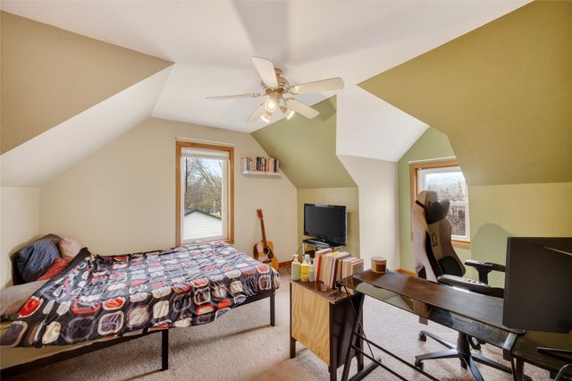 2325 E 41st Street, Des Moines, IA 50317