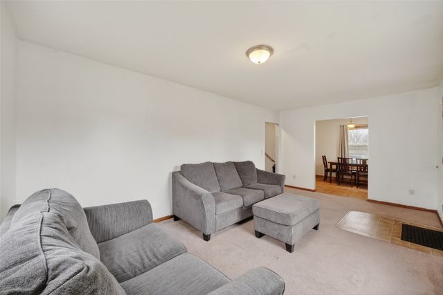 2325 E 41st Street, Des Moines, IA 50317