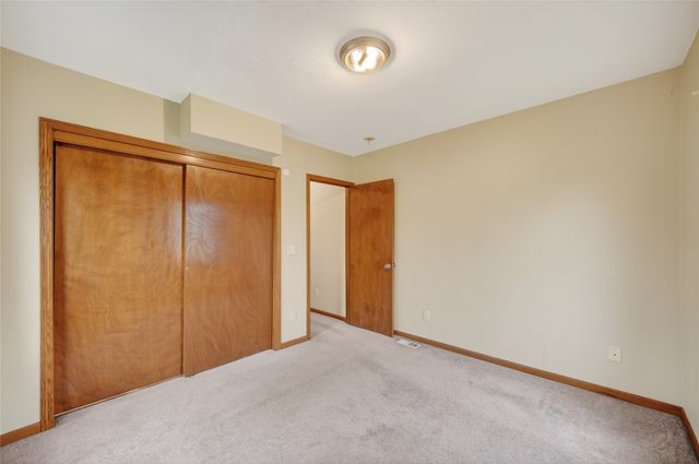 2325 E 41st Street, Des Moines, IA 50317