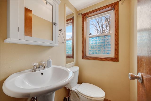 2325 E 41st Street, Des Moines, IA 50317