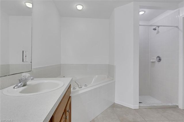 1807 NE 28th ST, Cape Coral, FL 33909