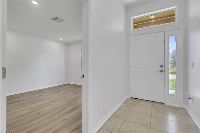 1807 NE 28th ST, Cape Coral, FL 33909