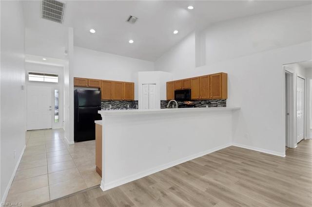 1807 NE 28th ST, Cape Coral, FL 33909