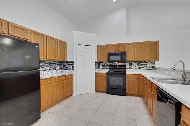 1807 NE 28th ST, Cape Coral, FL 33909