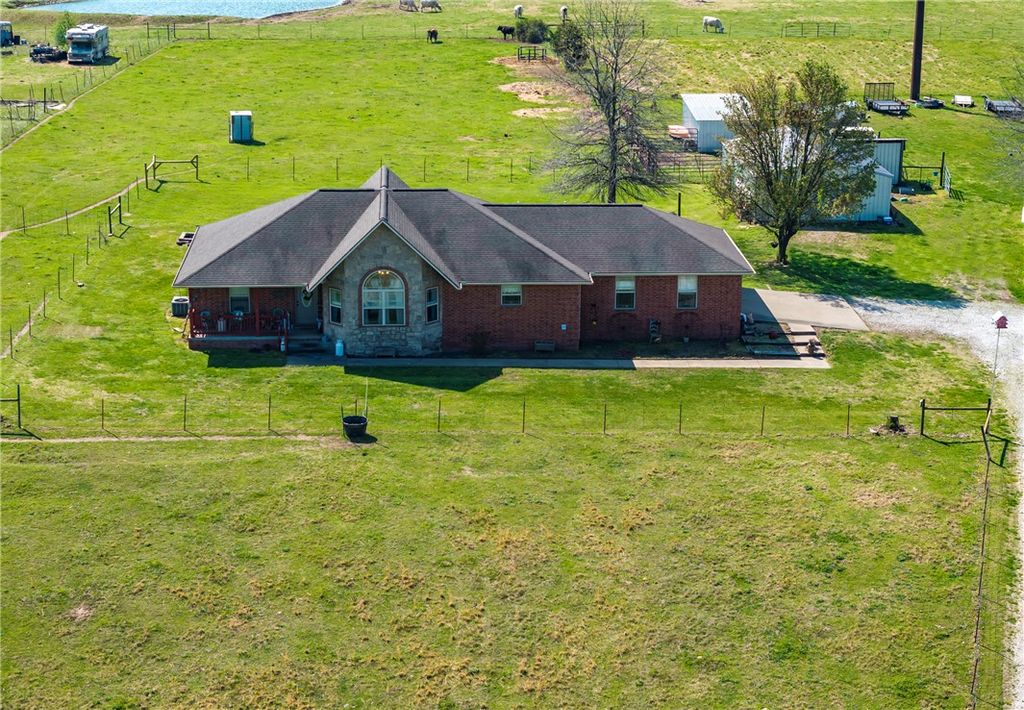 20219 Nicodemus Church Road, Siloam Springs, AR 72761