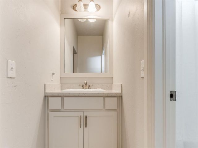18455 Stagecoach Trail, Norman, OK 73072