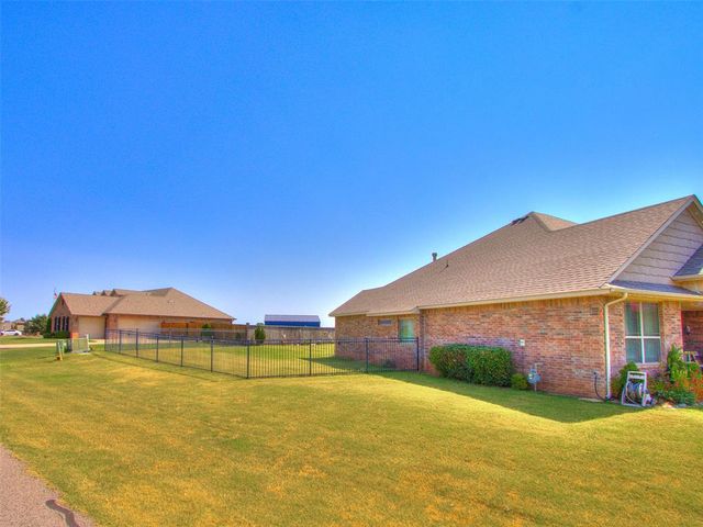 18455 Stagecoach Trail, Norman, OK 73072