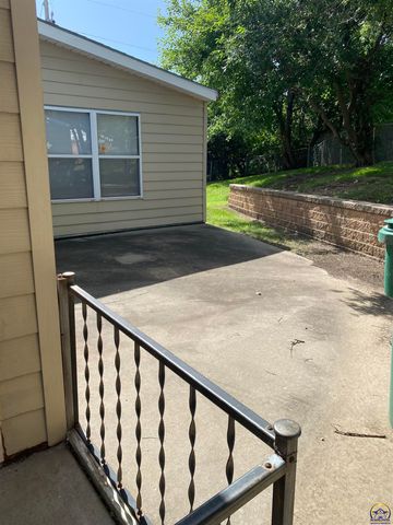 4847 SW 29th ST, Topeka, KS 66614