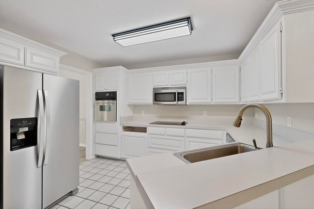 2601 Trail Tree Court, Burleson, TX 76028