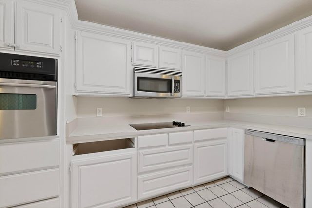 2601 Trail Tree Court, Burleson, TX 76028