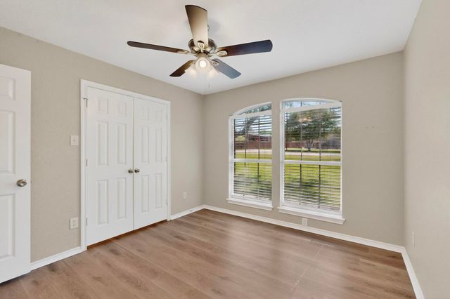 2601 Trail Tree Court, Burleson, TX 76028