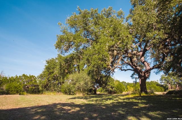 7087 DIETZ ELKHORN RD, Boerne, TX 78015