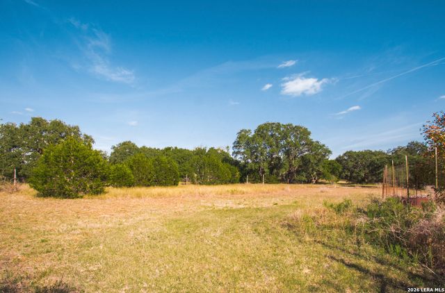 7087 DIETZ ELKHORN RD, Boerne, TX 78015