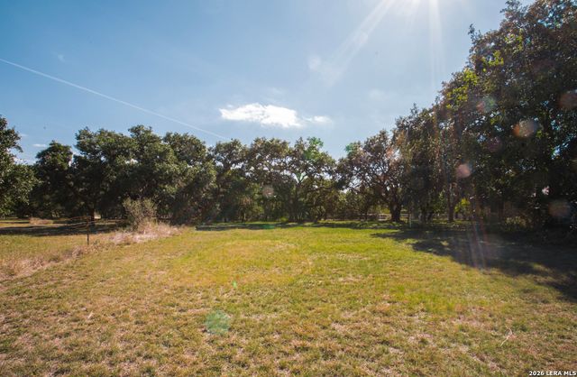 7087 DIETZ ELKHORN RD, Boerne, TX 78015
