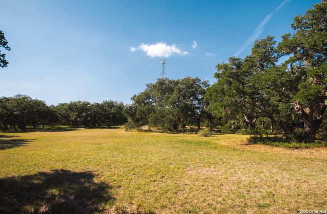 7087 DIETZ ELKHORN RD, Boerne, TX 78015