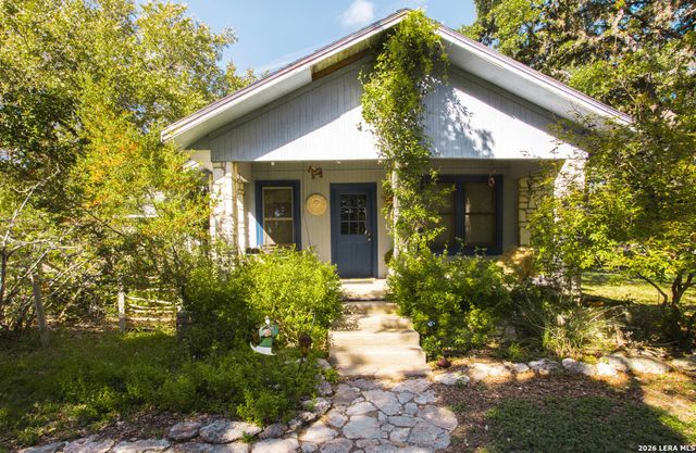 7087 DIETZ ELKHORN RD, Boerne, TX 78015