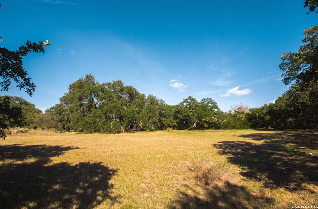 7087 DIETZ ELKHORN RD, Boerne, TX 78015
