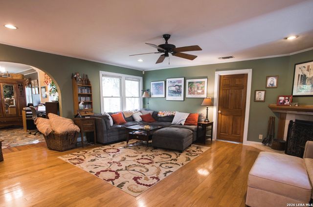 7087 DIETZ ELKHORN RD, Boerne, TX 78015