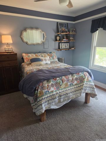 7087 DIETZ ELKHORN RD, Boerne, TX 78015