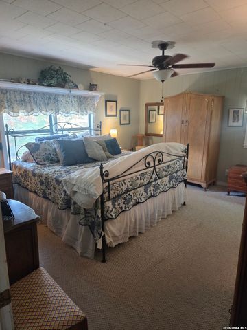 7087 DIETZ ELKHORN RD, Boerne, TX 78015