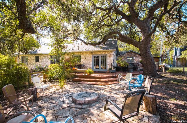 7087 DIETZ ELKHORN RD, Boerne, TX 78015