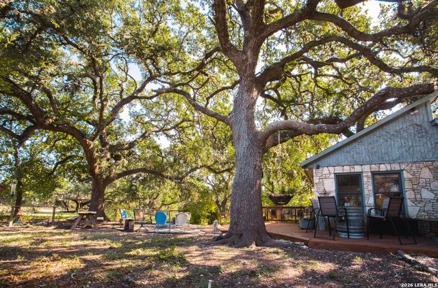 7087 DIETZ ELKHORN RD, Boerne, TX 78015