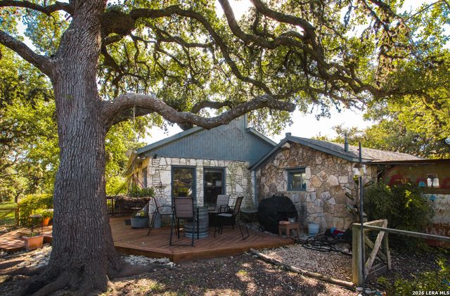 7087 DIETZ ELKHORN RD, Boerne, TX 78015
