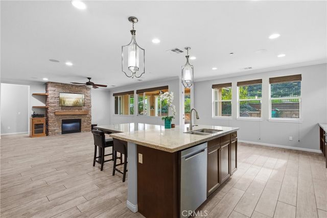 11893 Flicker, Corona, CA 92883