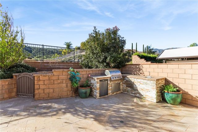 11893 Flicker, Corona, CA 92883