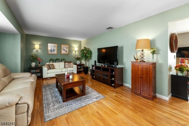 950 Blanch Ave, Norwood Boro, NJ 07648