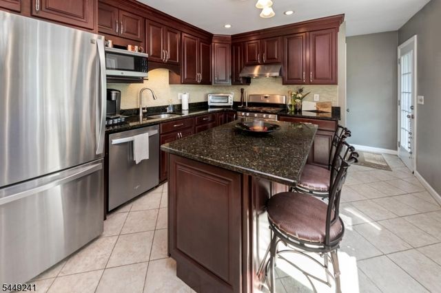 950 Blanch Ave, Norwood Boro, NJ 07648