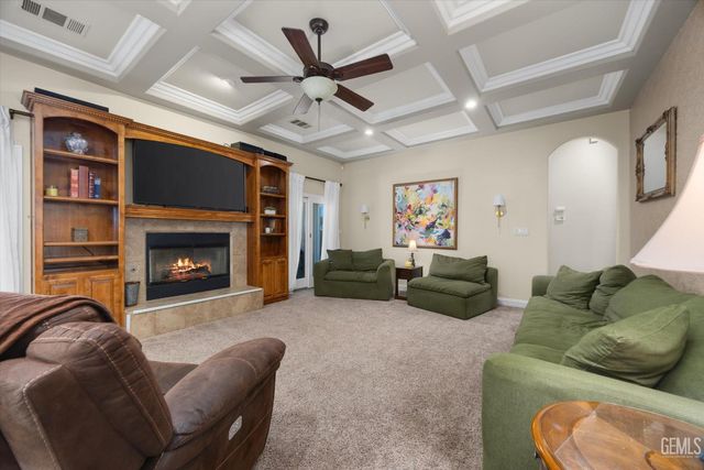 15112 Sunnybank Avenue, Bakersfield, CA 93314