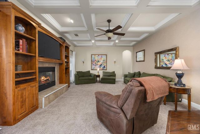 15112 Sunnybank Avenue, Bakersfield, CA 93314