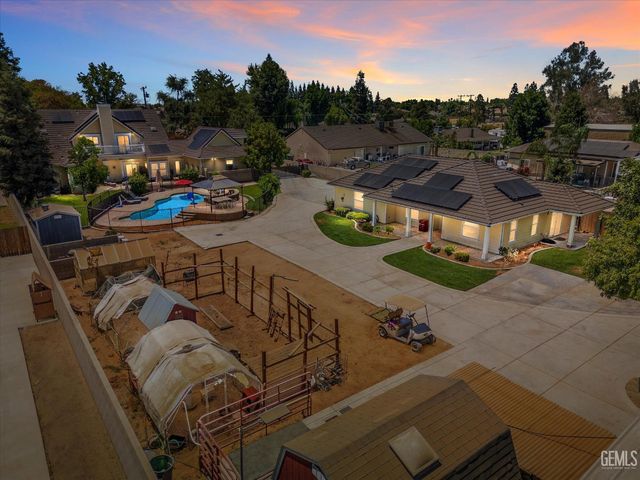 15112 Sunnybank Avenue, Bakersfield, CA 93314