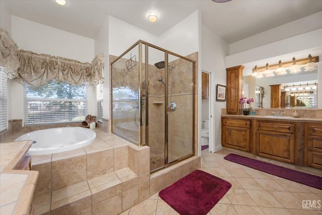 15112 Sunnybank Avenue, Bakersfield, CA 93314