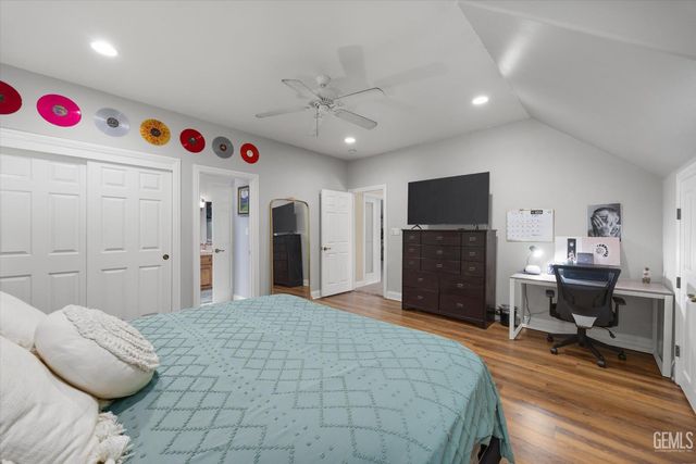 15112 Sunnybank Avenue, Bakersfield, CA 93314