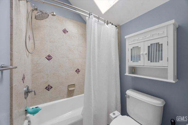 15112 Sunnybank Avenue, Bakersfield, CA 93314